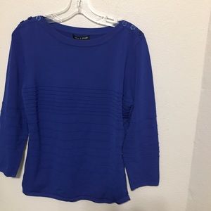 Cable and Gauge Large buttons on shoulders